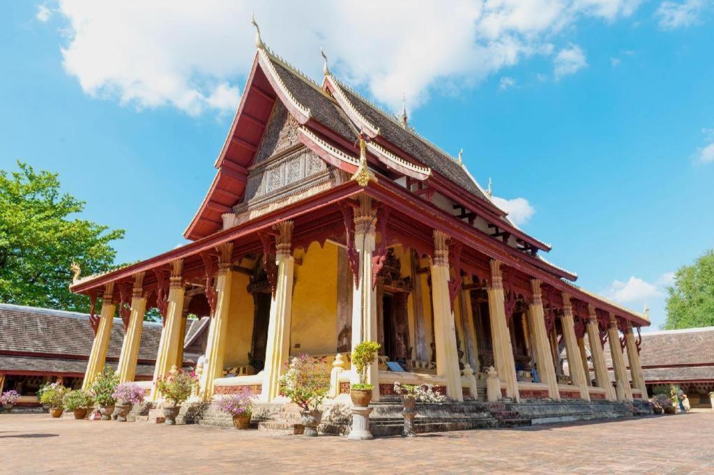 Vientiane Plaza Hotel Exteriör bild